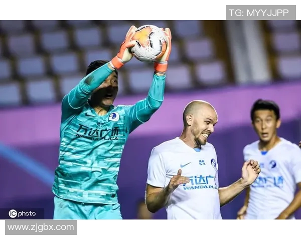 大连与富力对决分析:战术布局与球员表现的全面解读 大连与富力对决分析:战术布局与球员表现的全面解读